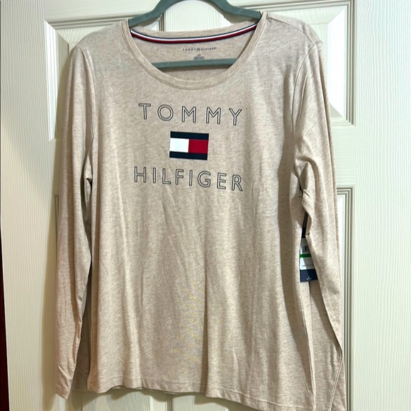 Tommy Hilfiger Long Sleeve Shirt.    New With Tags - Picture 2 of 6